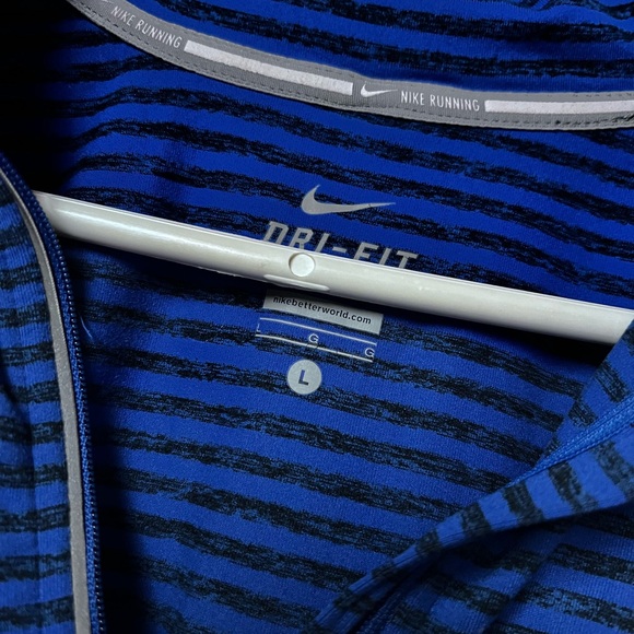 Womens Nike dri- fit long sleeved quarterzip size L - Picture 4 of 4